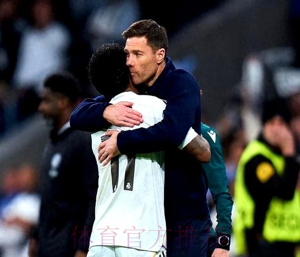 阿隆索纠错！皇马6000万前锋蜕变：边缘人晋升主力 全队受益